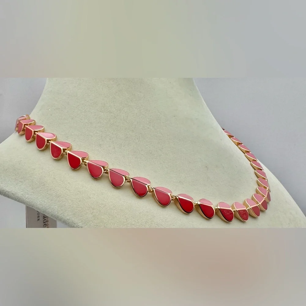 KATE SPADE Heritage Spade Necklace NWT Pink/Red
With/Dust Bag - Picture 3 of 8